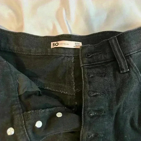 - SODA! High rise, black Junior or women Mom shorts size 5/27W - Picture 6 of 6
